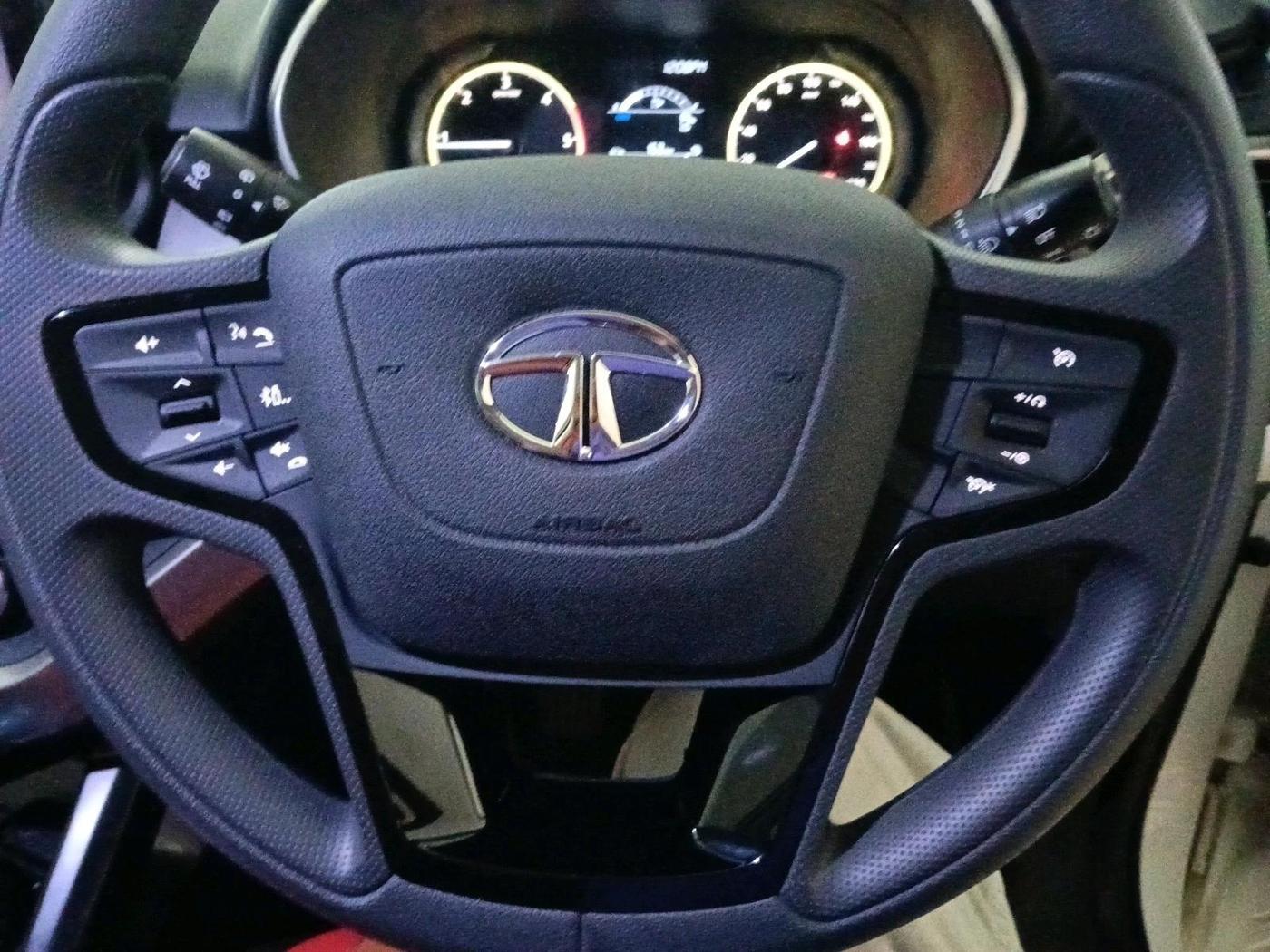 2023 Tata Harrier XT PLUS 2.0L KRYOTEC, Diesel, Manual, 1,04,291 km, interior