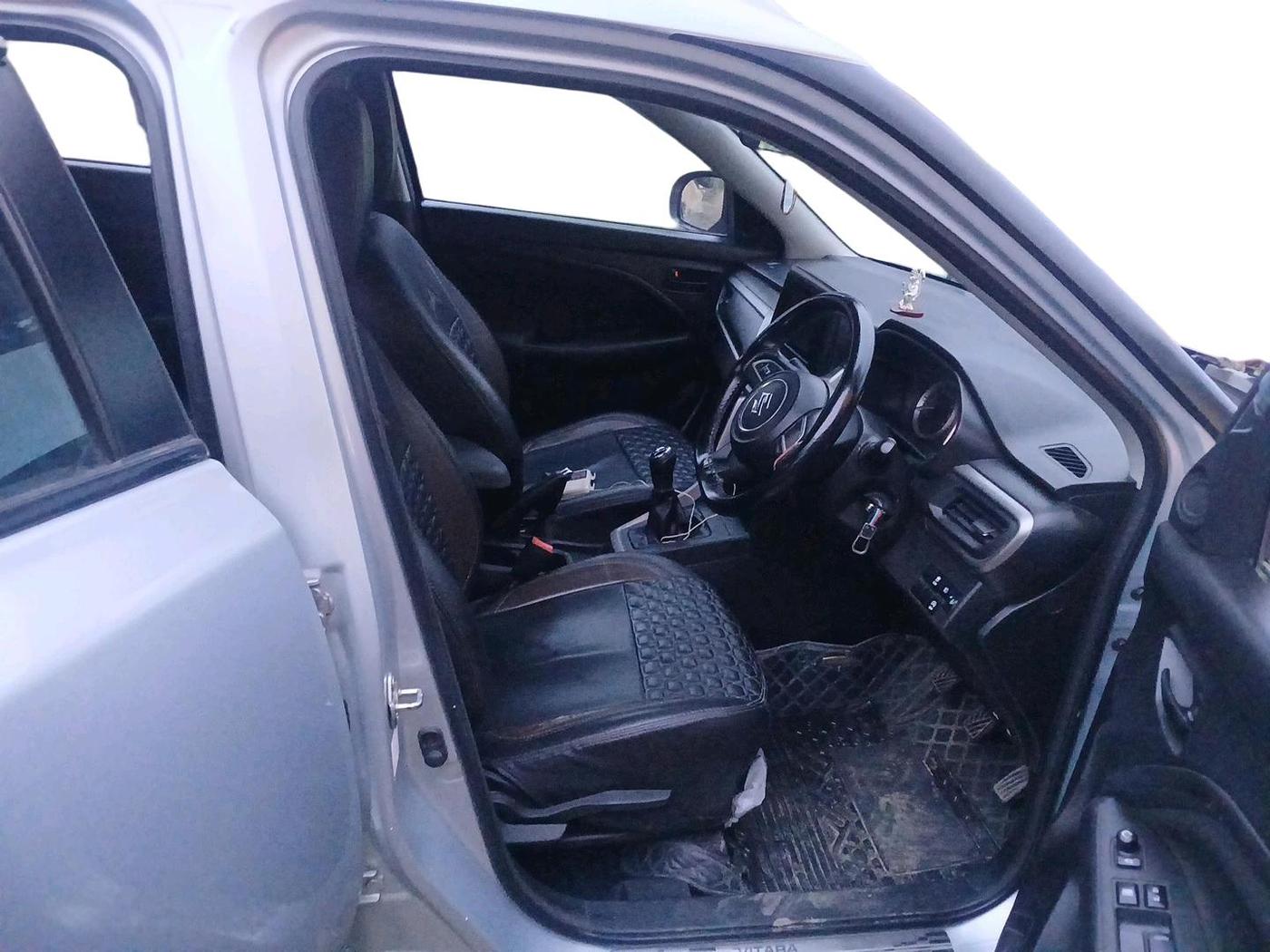 2023 Maruti BREZZA VXI SMART HYBRID, Petrol, Manual, 82,190 km, interior