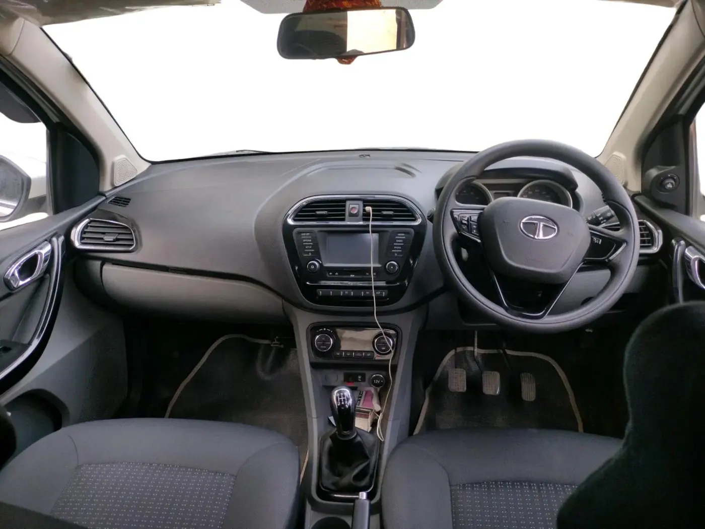 2017 Tata TIGOR XZ (O) PETROL, Petrol, Manual, 51,110 km, interior