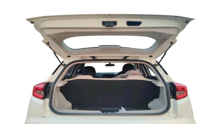 2023 Mahindra XUV300 W6 1.5 Sunroof Diesel, Diesel, Manual, 47,066 km, exterior