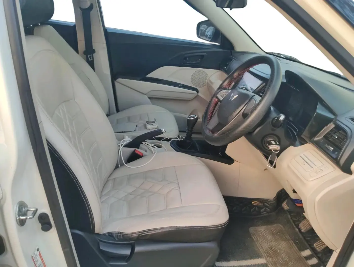 2023 Mahindra XUV300 W6 1.5 Sunroof Diesel, Diesel, Manual, 47,066 km, interior