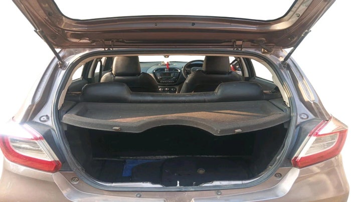 2018 Tata Tiago XZ PETROL, Petrol, Manual, 85,456 km, exterior