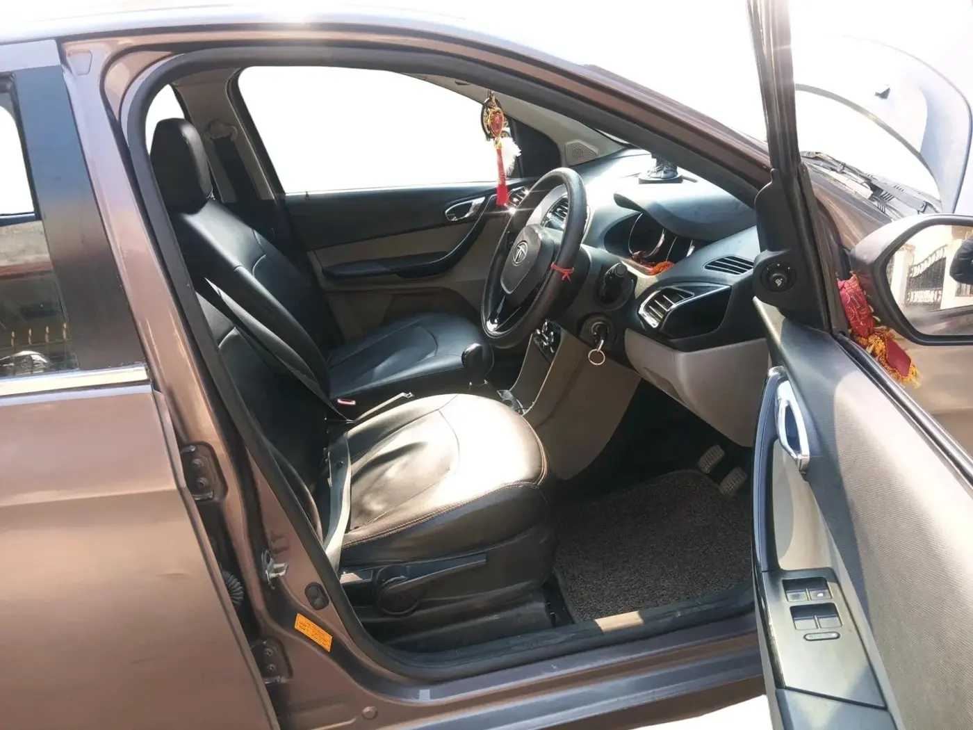 2018 Tata Tiago XZ PETROL, Petrol, Manual, 85,456 km, interior