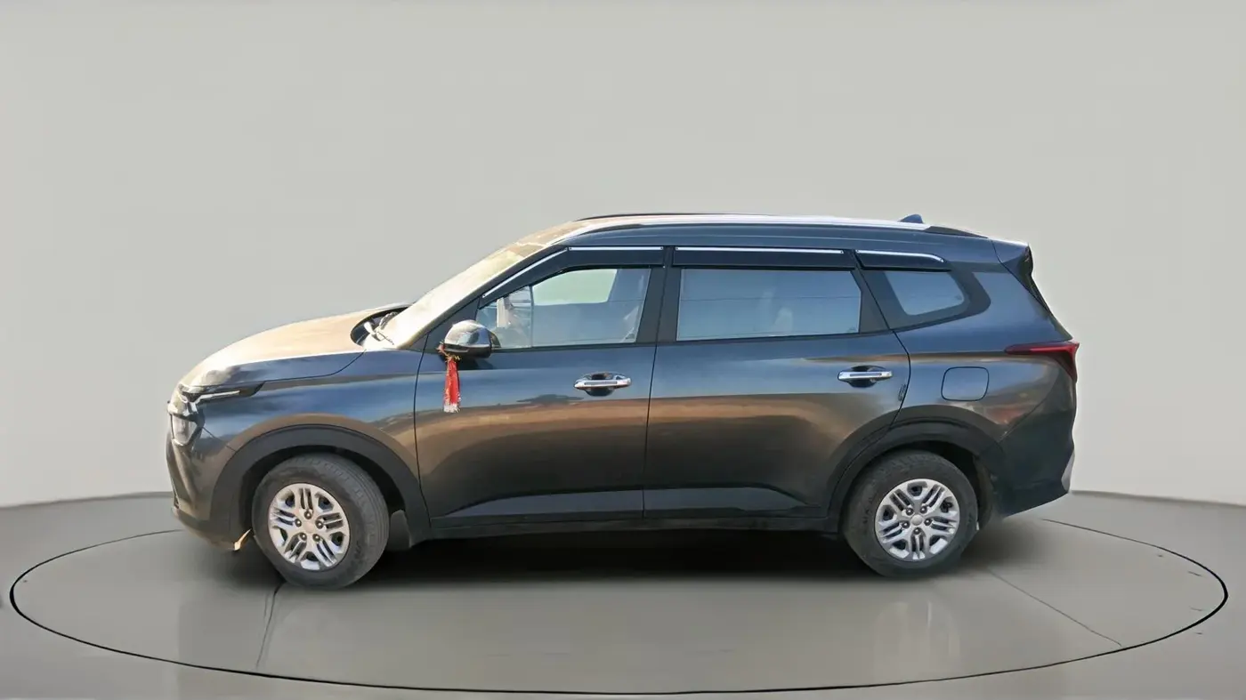 2023 KIA CARENS PRESTIGE 1.5 PETROL 7 STR, Petrol, Manual, 28,495 km, exterior