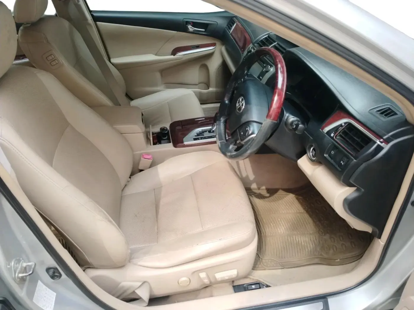 2012 Toyota Camry 2.5L AT, Petrol, Automatic, 85,318 km, interior
