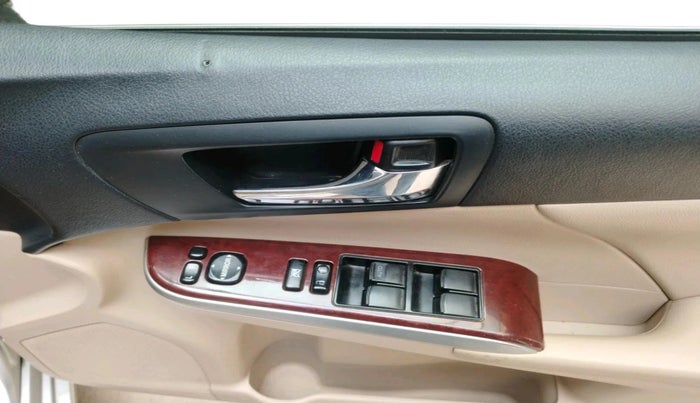 2012 Toyota Camry 2.5L AT, Petrol, Automatic, 85,318 km, interior