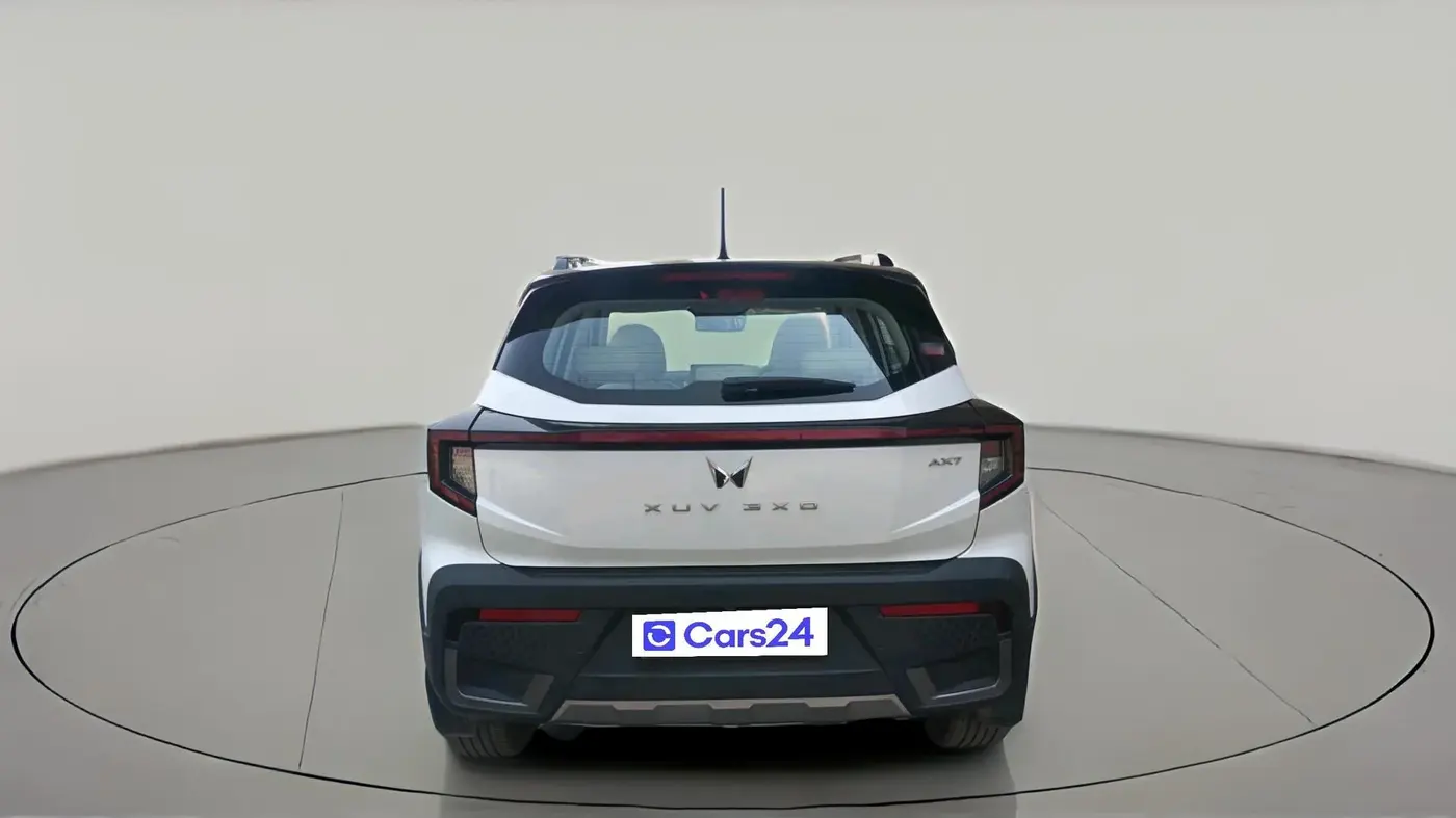 2024 Mahindra XUV 3XO AX7 1.2 TGDi AT, Petrol, Automatic, 5,360 km, exterior
