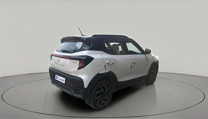 2024 Mahindra XUV 3XO AX7 1.2 TGDi AT, Petrol, Automatic, 5,360 km, exterior