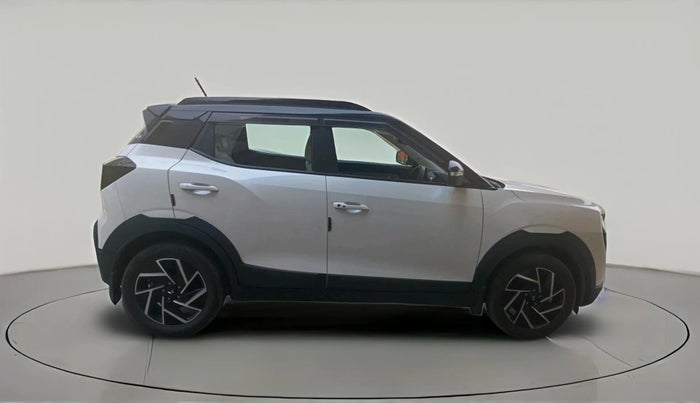 2024 Mahindra XUV 3XO AX7 1.2 TGDi AT, Petrol, Automatic, 5,360 km, exterior