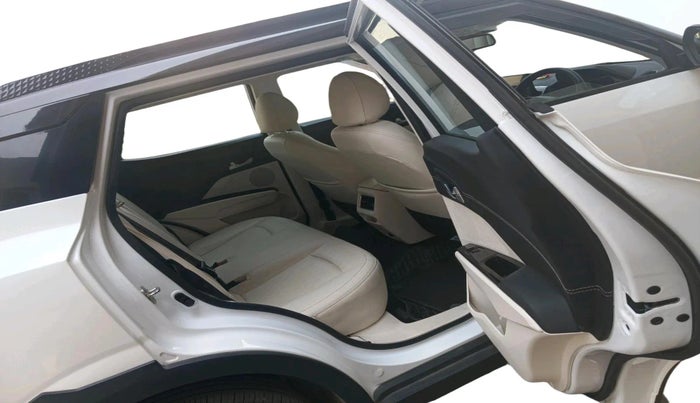 2024 Mahindra XUV 3XO AX7 1.2 TGDi AT, Petrol, Automatic, 5,360 km, interior