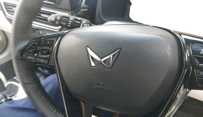 2024 Mahindra XUV 3XO AX7 1.2 TGDi AT, Petrol, Automatic, 5,360 km, interior