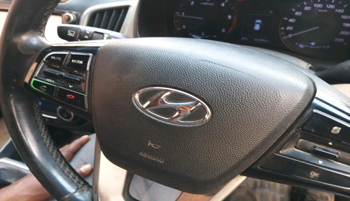 2016 Hyundai Creta SX (O) 1.6 DIESEL, Diesel, Manual, 1,57,237 km, interior