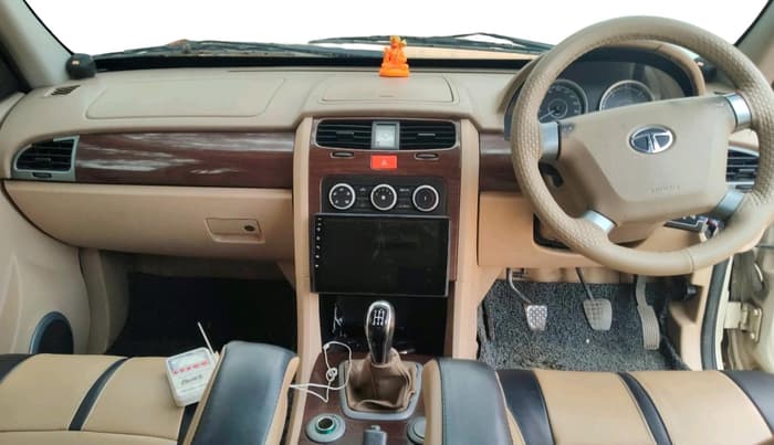 2014 Tata Safari Storme 2.2 VX 4X2, Diesel, Manual, 1,35,042 km, interior