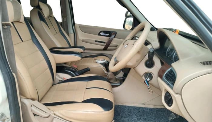2014 Tata Safari Storme 2.2 VX 4X2, Diesel, Manual, 1,35,042 km, interior