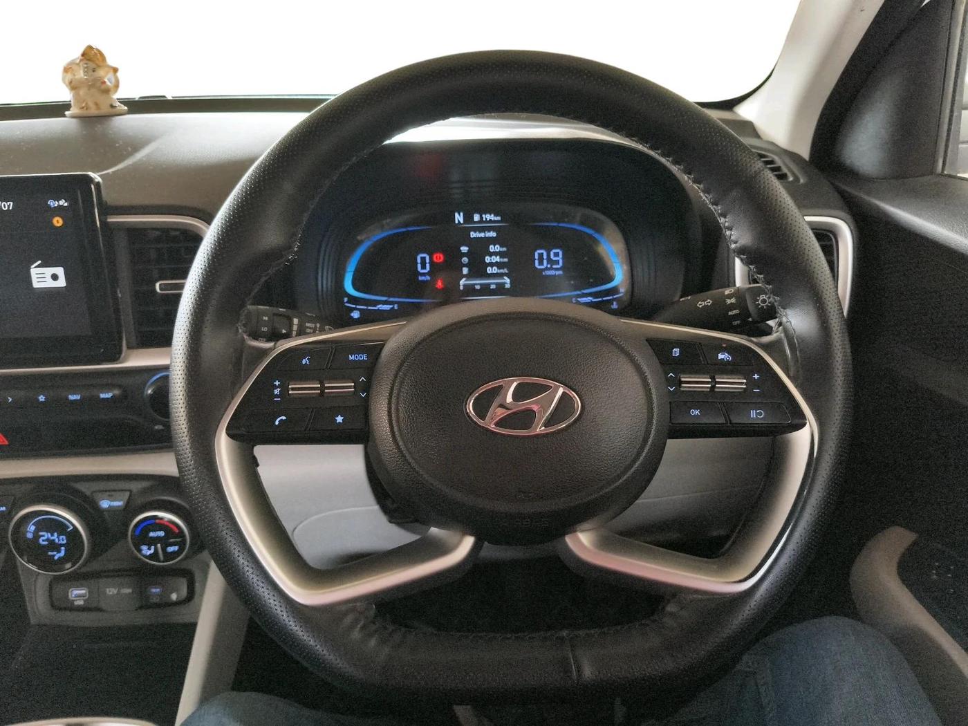 2022 Hyundai VENUE SX 1.0 (O) TURBO IMT, Petrol, Manual, 7,33,363 km, interior