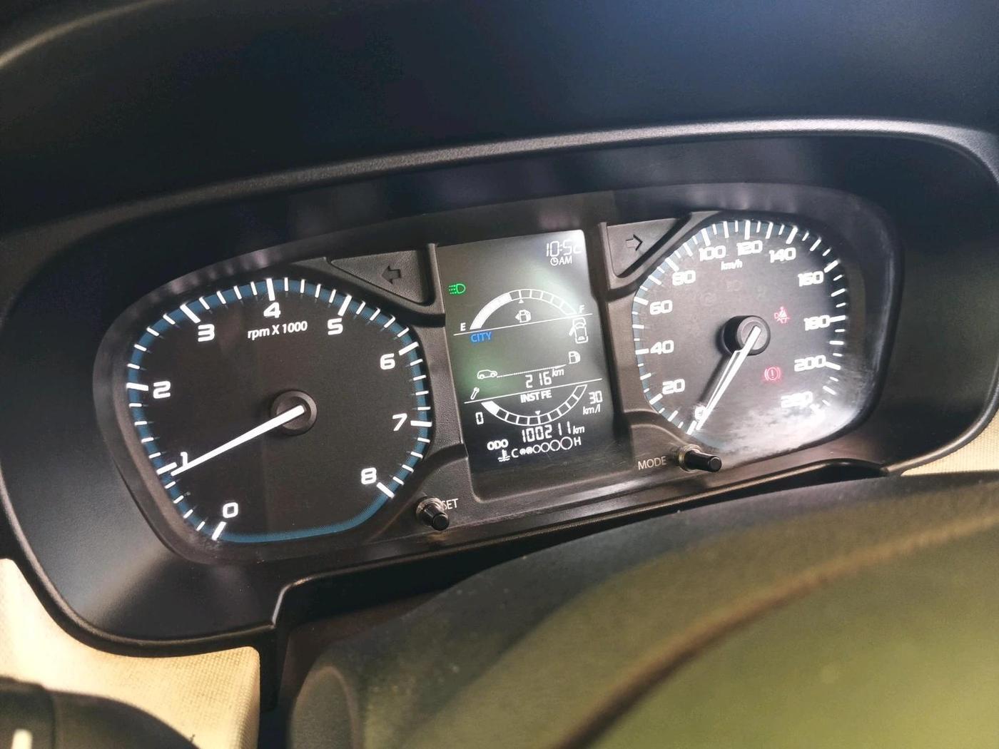 2022 Tata PUNCH ACCOMPLISHED MT, Petrol, Manual, 1,00,211 km, interior