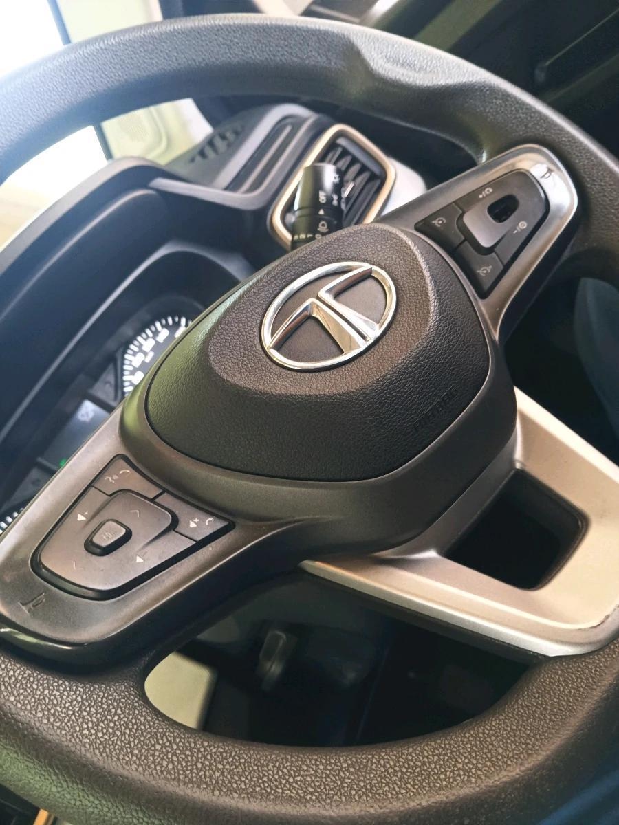 2022 Tata PUNCH ACCOMPLISHED MT, Petrol, Manual, 1,00,211 km, interior