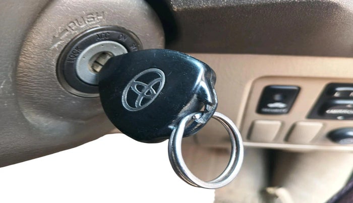 2013 Toyota Fortuner 3.0 4X2 AT, Diesel, Automatic, 1,13,150 km, interior