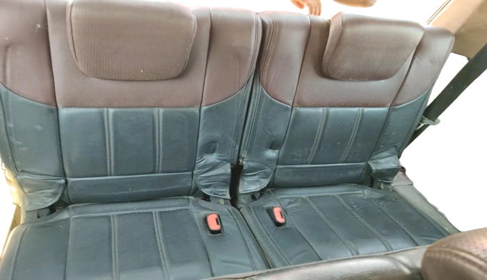 2014 Mahindra XUV500 W8, Diesel, Manual, 1,45,976 km, interior