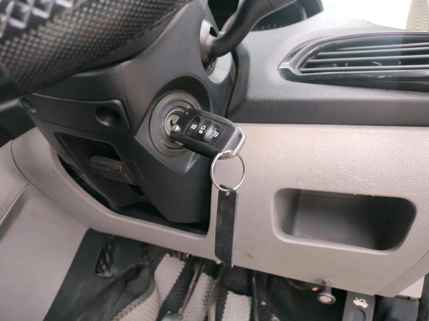 2016 Tata Tiago XT PETROL, Petrol, Manual, 1,10,803 km, interior