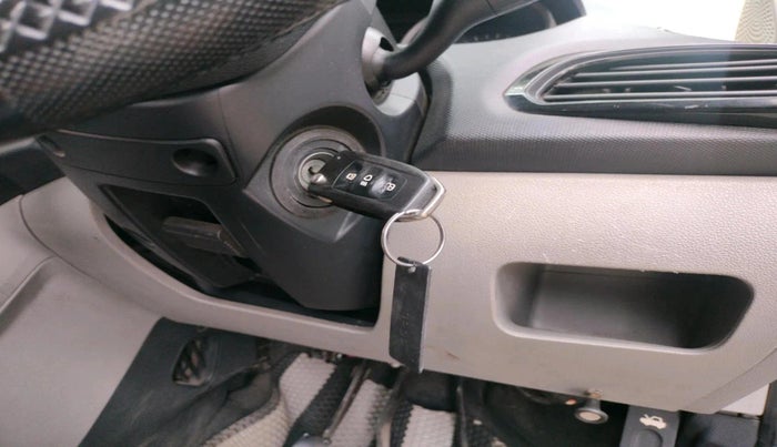 2016 Tata Tiago XT PETROL, Petrol, Manual, 1,10,803 km, interior