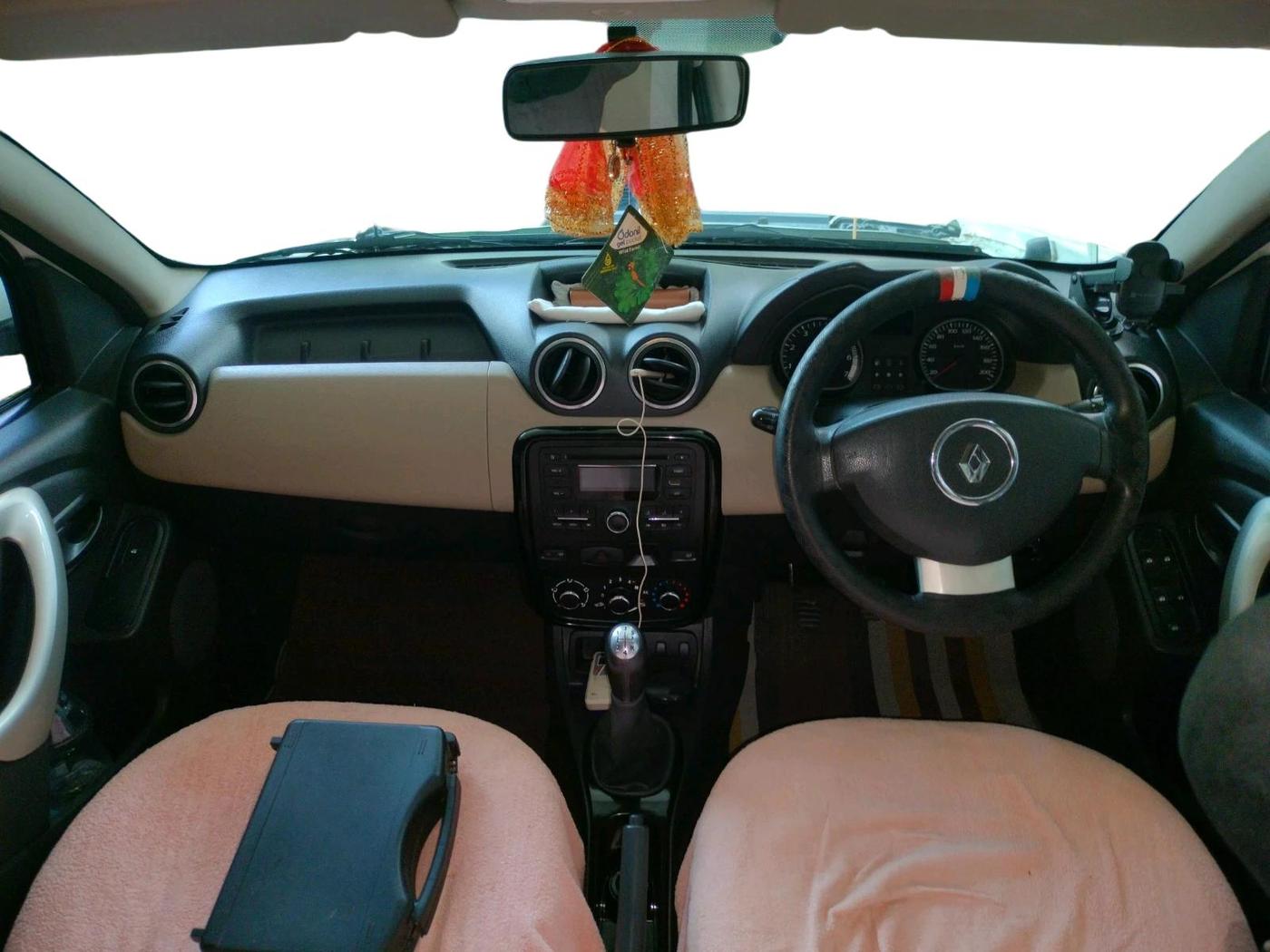 2013 Renault Duster 85 PS RXL DIESEL, Diesel, Manual, 1,25,393 km, interior