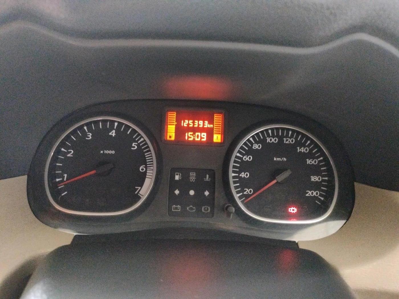 2013 Renault Duster 85 PS RXL DIESEL, Diesel, Manual, 1,25,393 km, interior