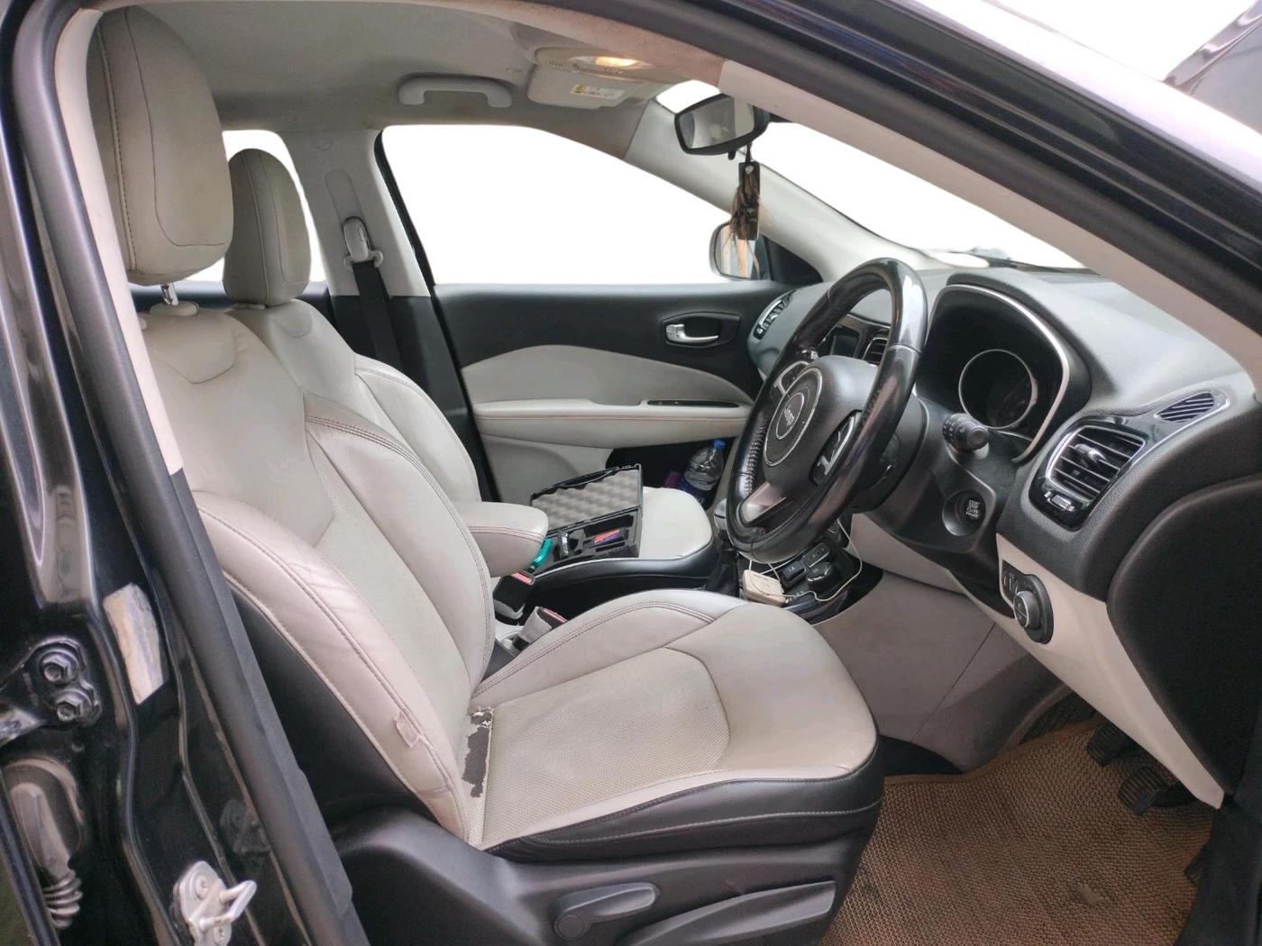 2017 Jeep Compass LIMITED 2.0 DIESEL 4X4, Diesel, Manual, 1,50,302 km, interior