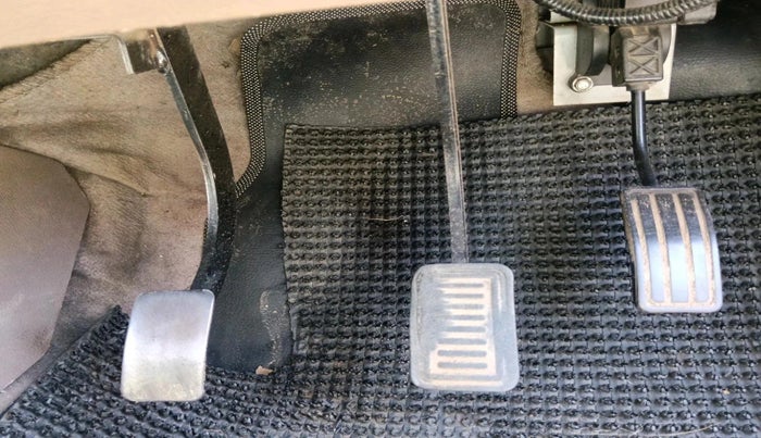 2015 Mahindra Bolero SLX BS-III, Diesel, Manual, 2,15,575 km, interior