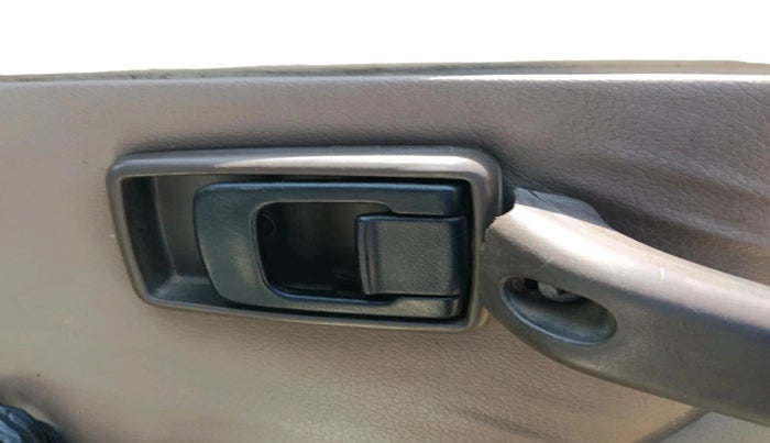 2015 Mahindra Bolero SLX BS-III, Diesel, Manual, 2,15,575 km, interior