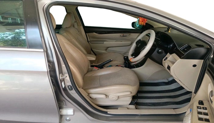 2016 Maruti Ciaz ZXI, Petrol, Manual, 78,700 km, interior