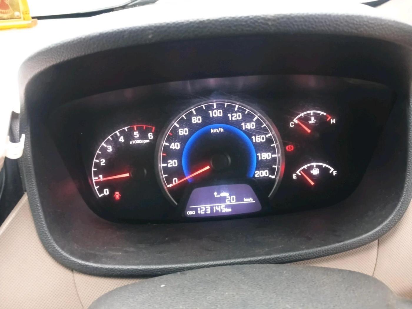 2014 Hyundai Grand i10 ASTA 1.1 CRDI, Diesel, Manual, 1,23,145 km, interior
