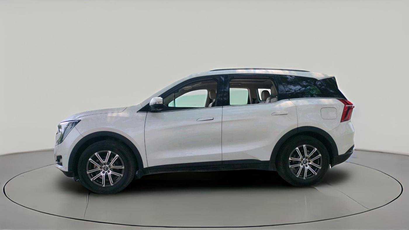 2022 Mahindra XUV700 AX 7 LUXURY D MT 7 STR, Diesel, Manual, 60,046 km, exterior