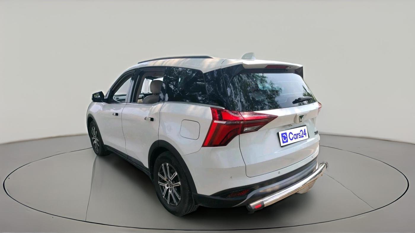 2022 Mahindra XUV700 AX 7 LUXURY D MT 7 STR, Diesel, Manual, 60,046 km, exterior
