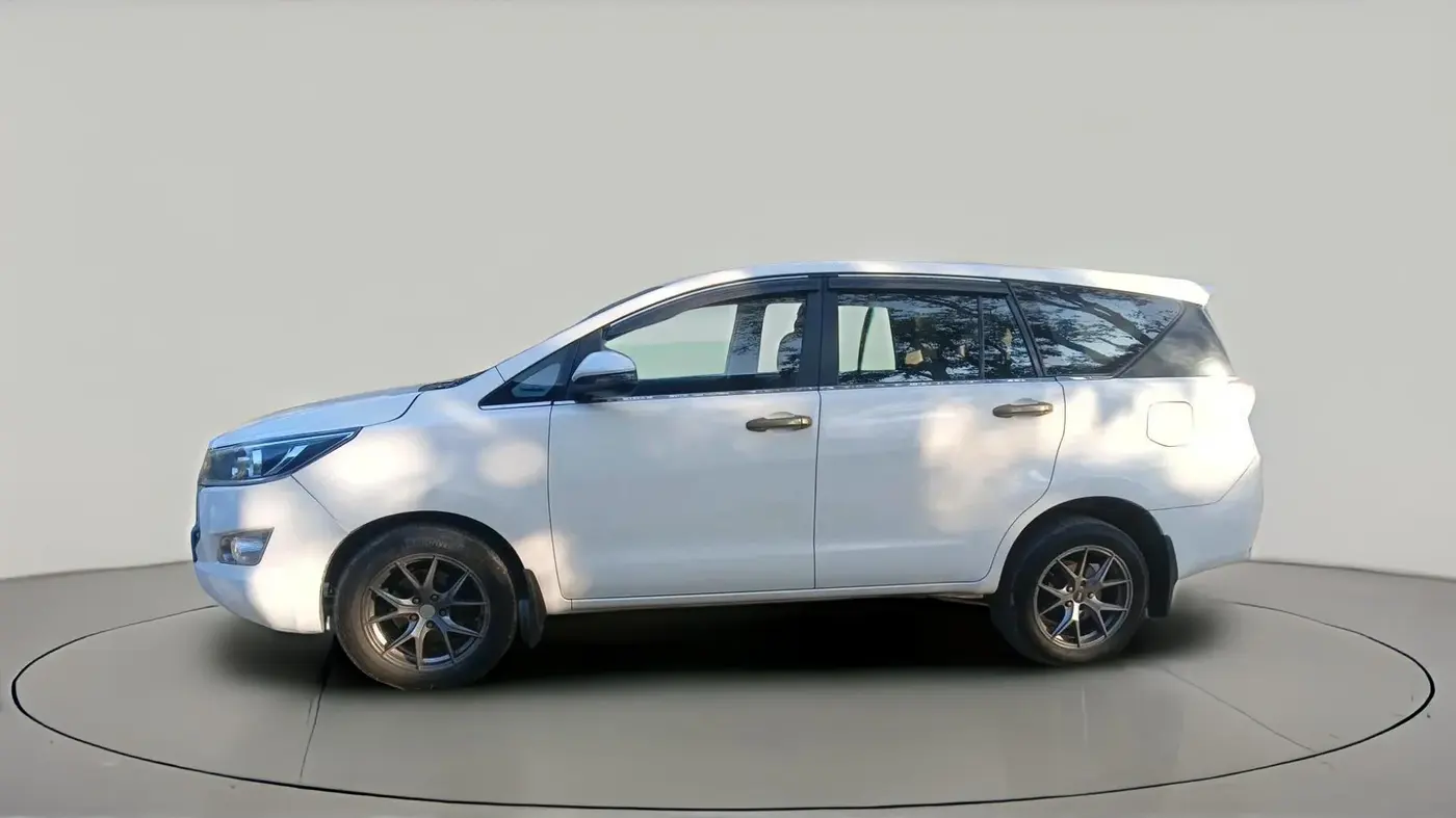 2017 Toyota Innova Crysta 2.8 GX AT 7 STR, Diesel, Automatic, 1,13,155 km, exterior