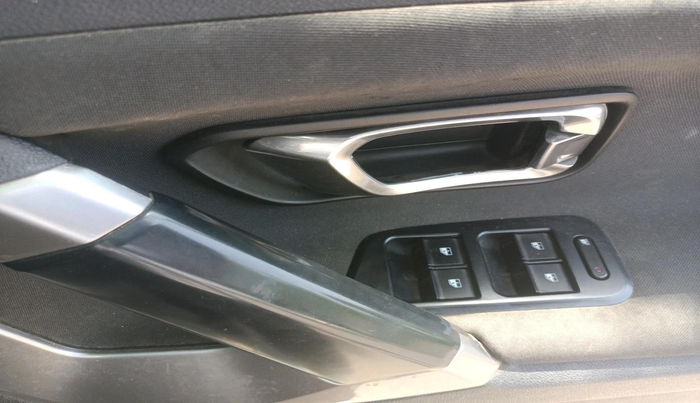 2019 Tata Harrier XT 2.0L KRYOTEC, Diesel, Manual, 1,60,037 km, interior