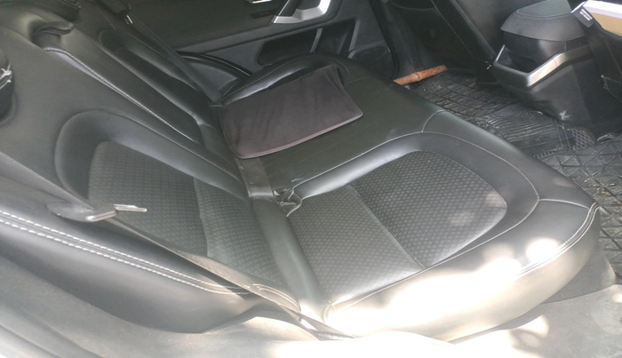 2019 Tata Harrier XT 2.0L KRYOTEC, Diesel, Manual, 1,60,037 km, interior