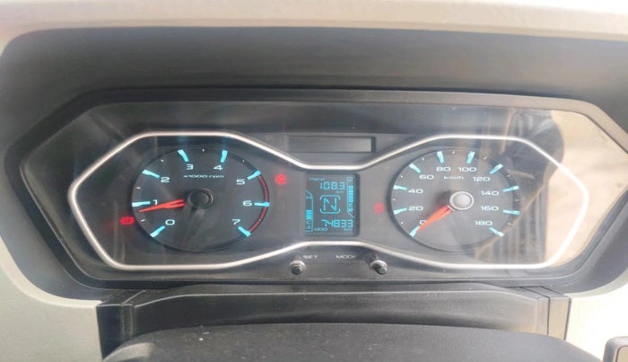 2021 Mahindra Scorpio S9, Diesel, Manual, 74,833 km, interior