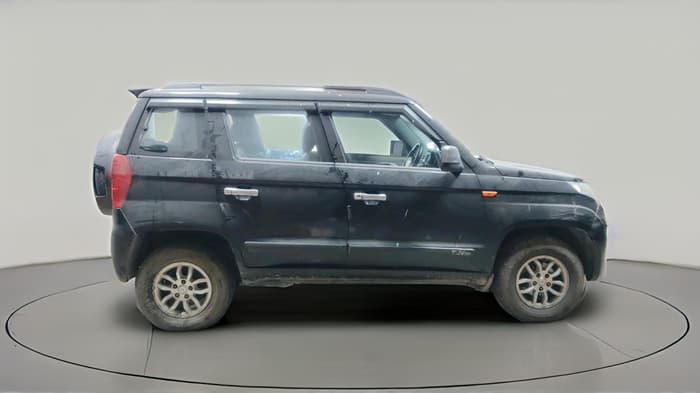 2017 Mahindra TUV300 T8, Diesel, Manual, 1,42,202 km, exterior