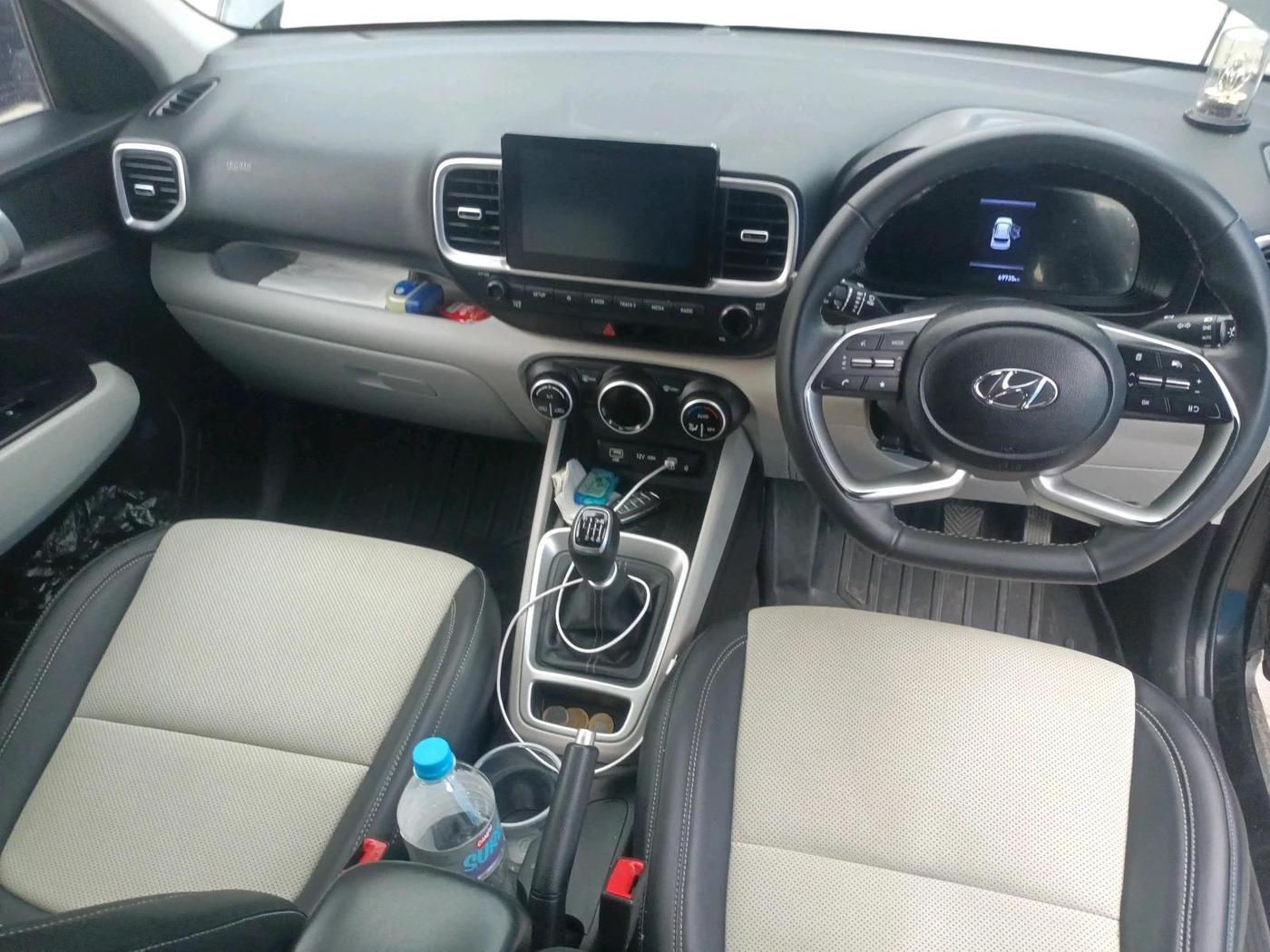 2023 Hyundai VENUE SX 1.5 CRDI, Diesel, Manual, 69,735 km, interior
