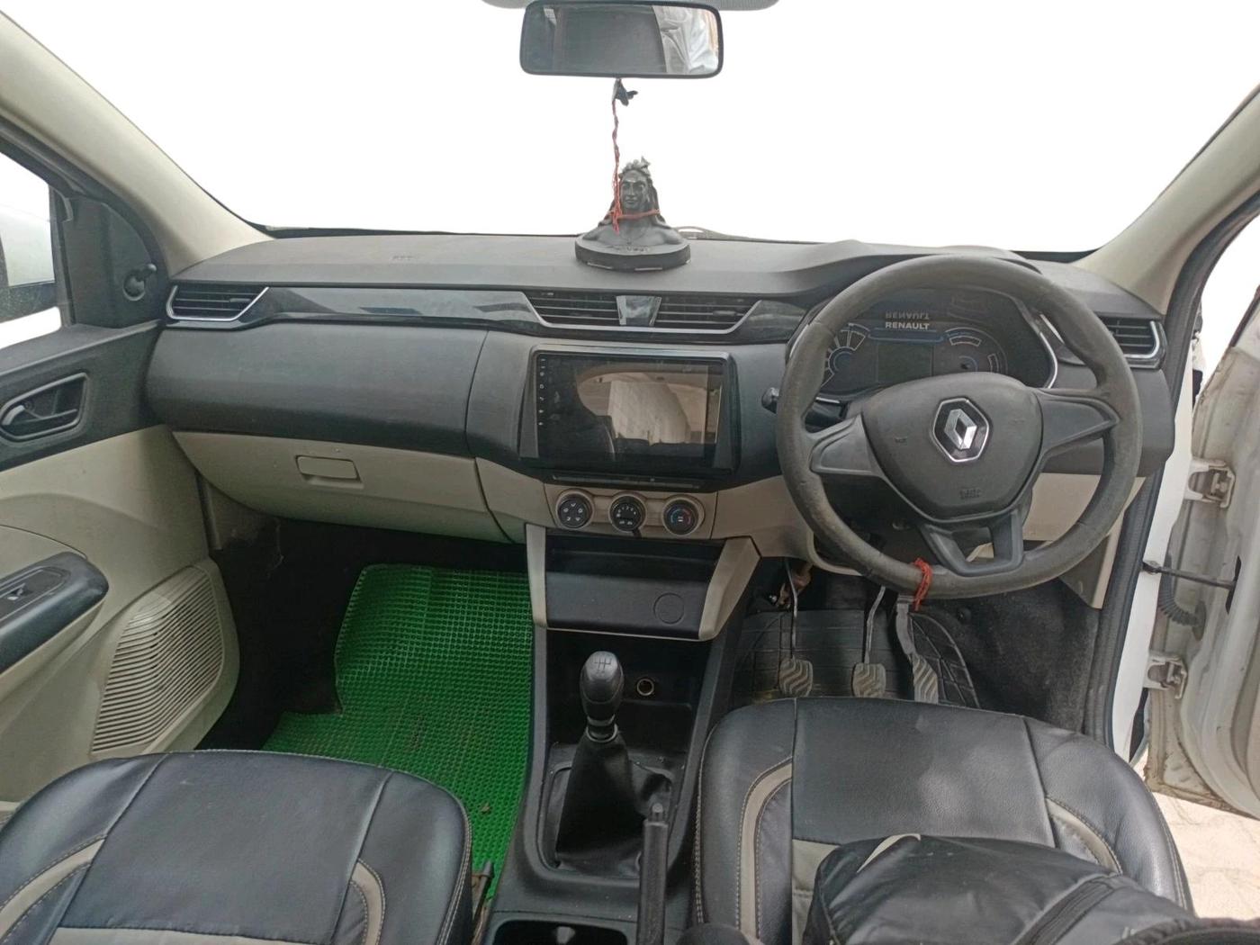 2021 Renault TRIBER RXL MT, Petrol, Manual, 71,184 km, interior