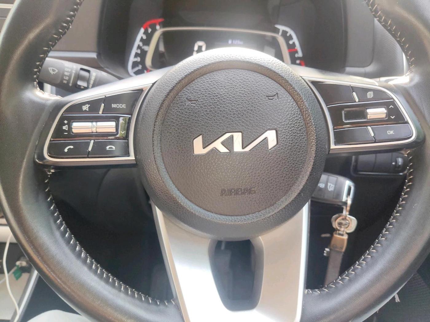 2022 KIA SONET HTK 1.2, Petrol, Manual, 6,081 km, interior