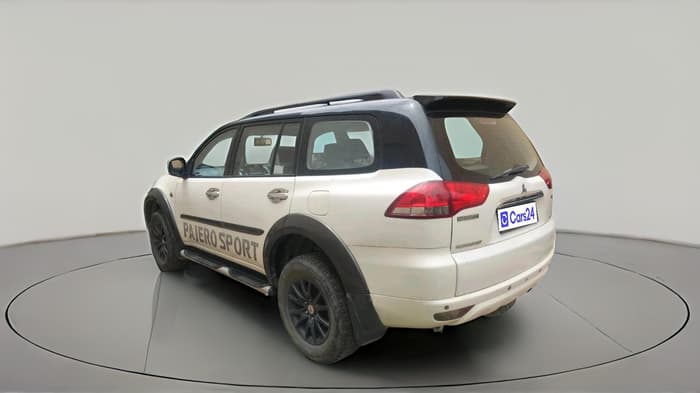 2017 Mitsubishi Pajero Sport 2.5 AT 4X2, Diesel, Automatic, 1,03,200 km, exterior