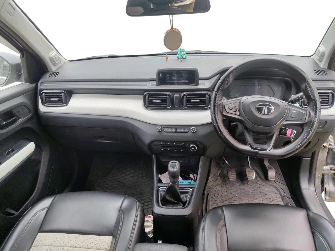 2024 Tata PUNCH PURE MT, Petrol, Manual, 25,466 km, interior