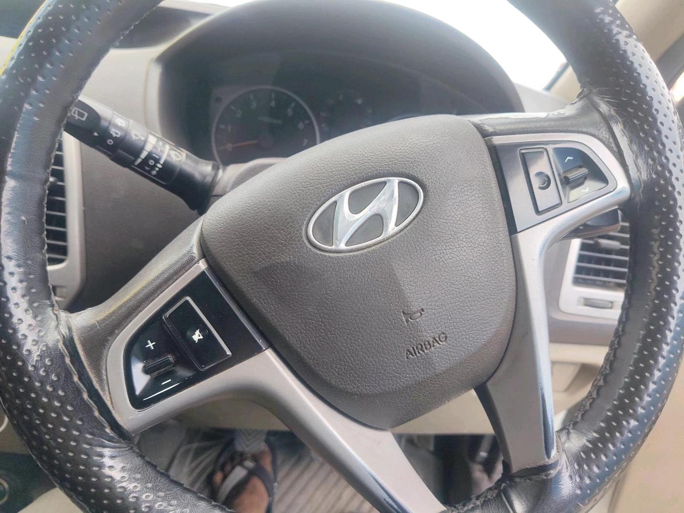 2011 Hyundai i20 ASTA 1.2, CNG, Manual, 1,15,842 km, interior