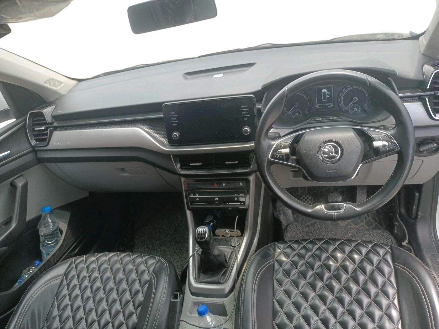 2023 Skoda KUSHAQ AMBITION 1.0L TSI MT, Petrol, Manual, 48,511 km, interior