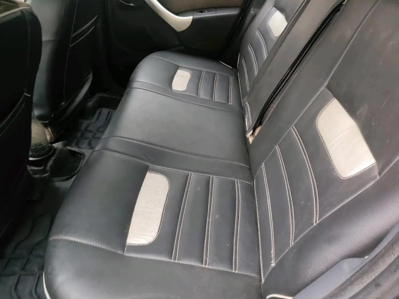 2013 Renault Duster 85 PS RXL DIESEL, Diesel, Manual, 1,60,087 km, interior