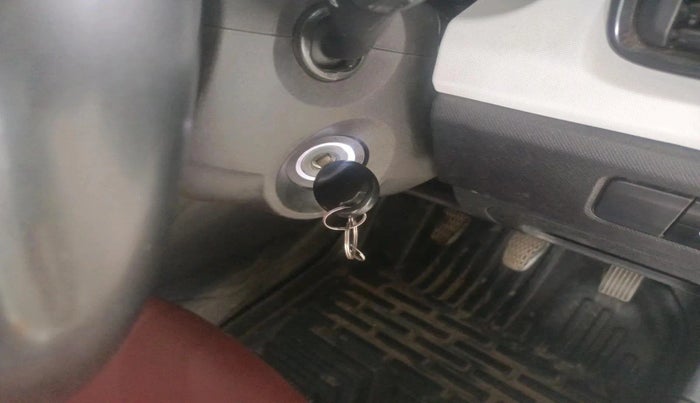 2024 Tata PUNCH PURE MT, Petrol, Manual, 25,810 km, interior