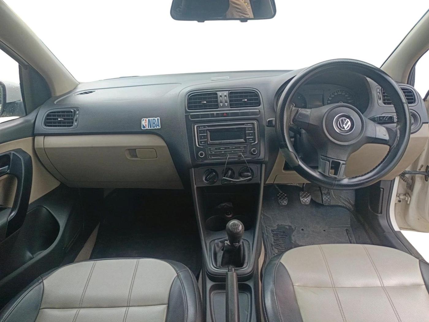 2013 Volkswagen Polo COMFORTLINE 1.2L, Diesel, Manual, 1,11,689 km, interior