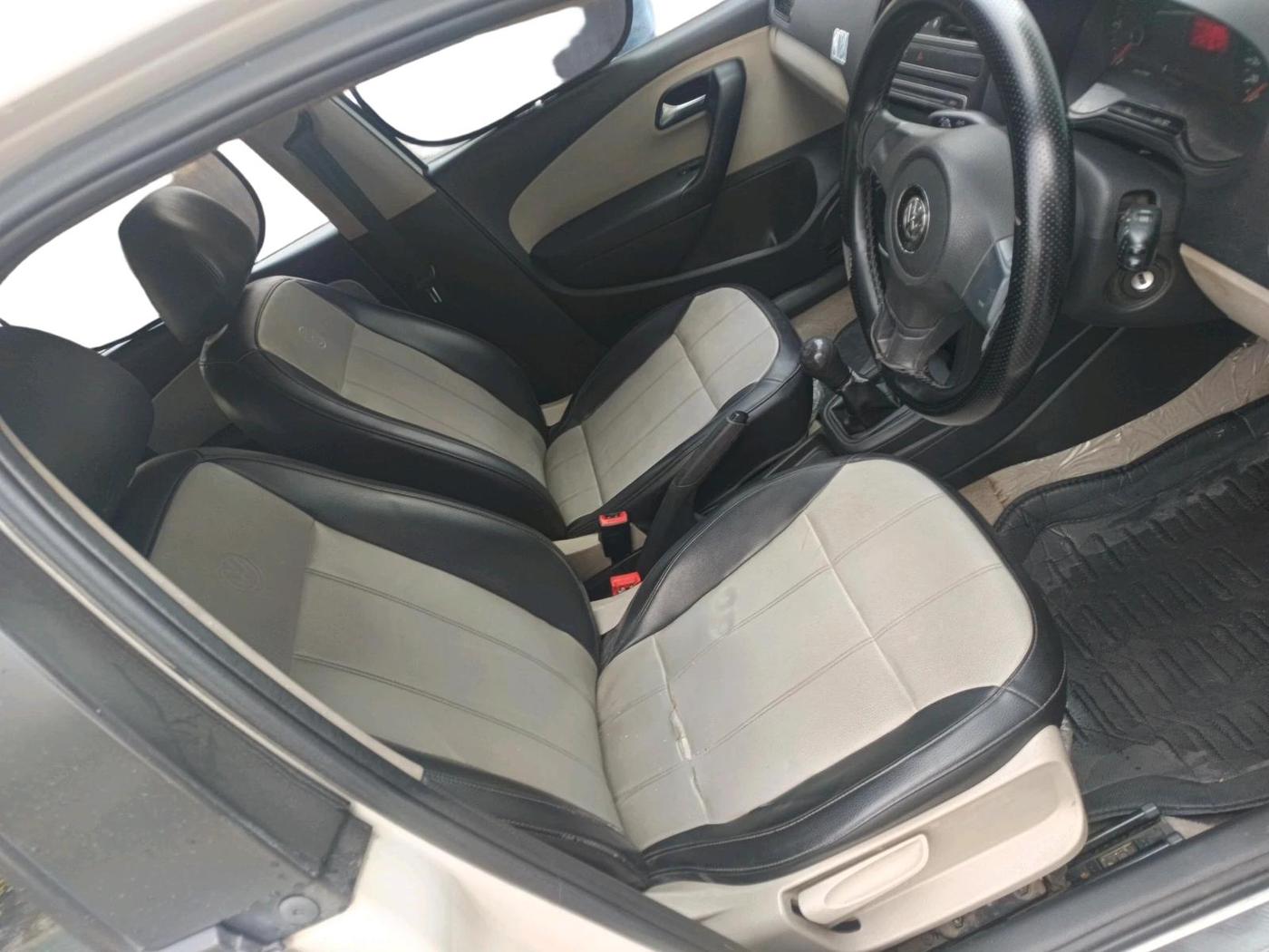 2013 Volkswagen Polo COMFORTLINE 1.2L, Diesel, Manual, 1,11,689 km, interior